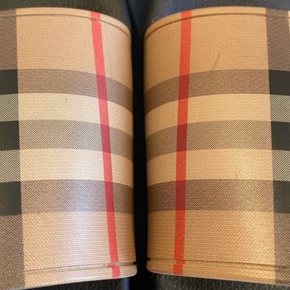 Authentic Burberry Slides - Size 10 - Picture 5 of 6